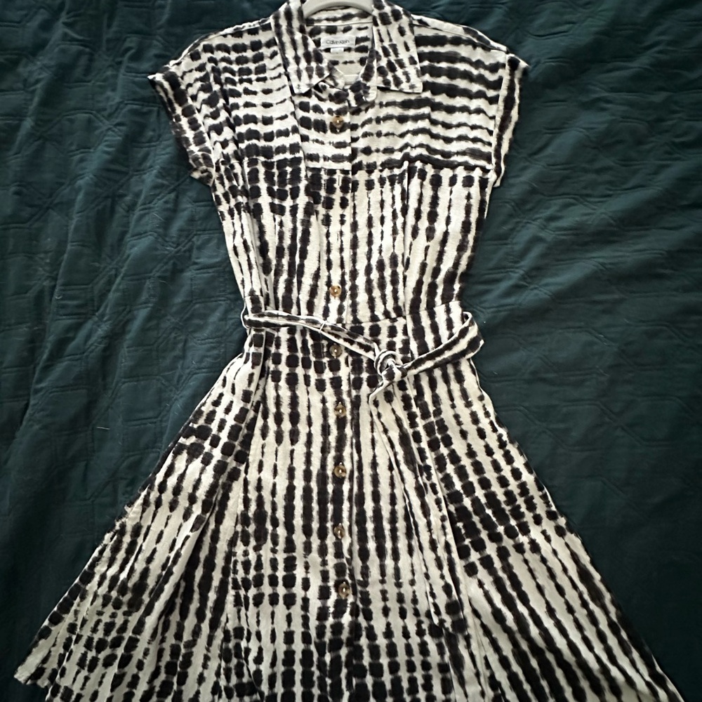Stylish Black and White Tie-Dye Dress